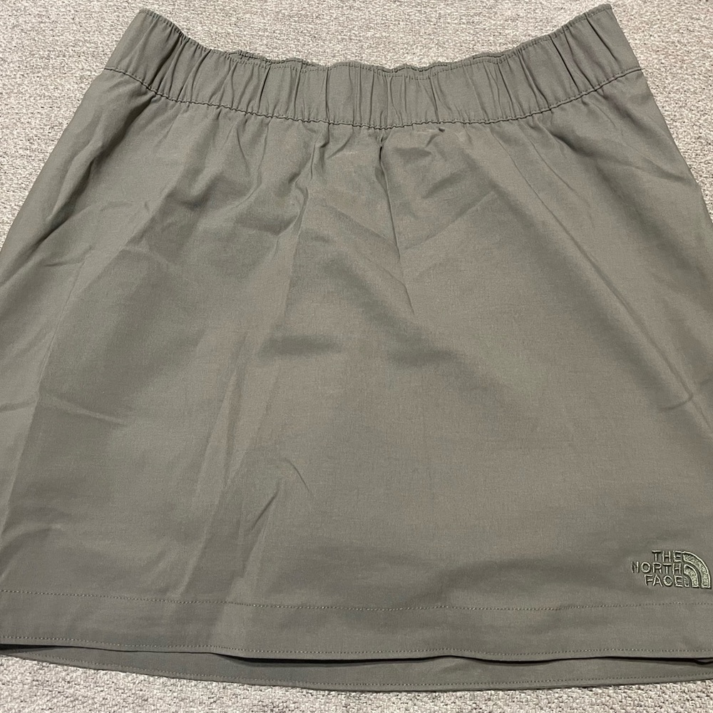 The North Face Women's olive green skirt with shorts liner